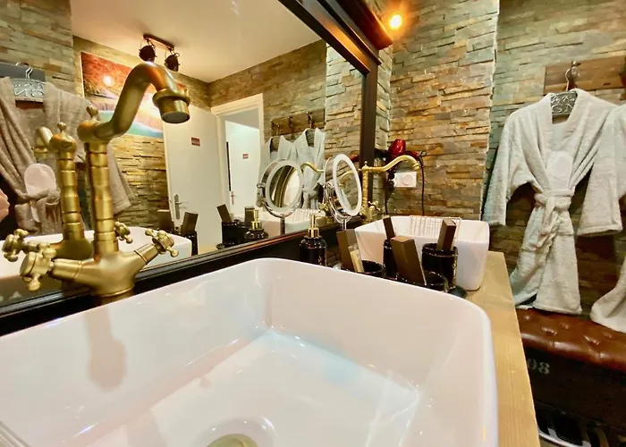 High Standing! 200m2 Private Garden Jacuzzi Sun Bed & Interior *