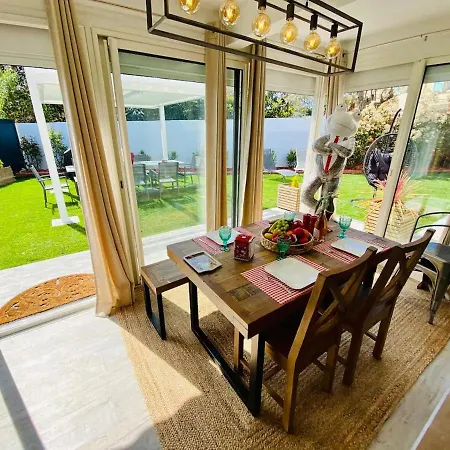 High Standing! 200m2 Private Garden Jacuzzi Sun Bed & Interior Апартаменты *
