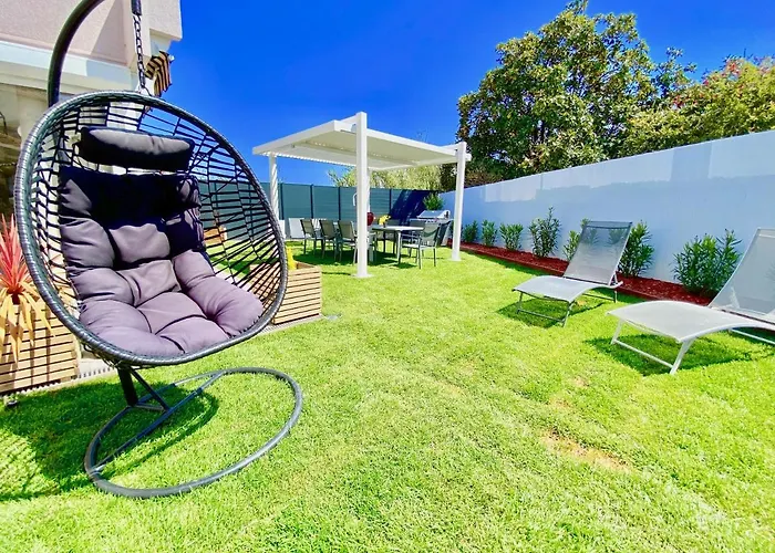 High Standing! 200m2 Private Garden Jacuzzi Sun Bed & Interior Apartment Antibes