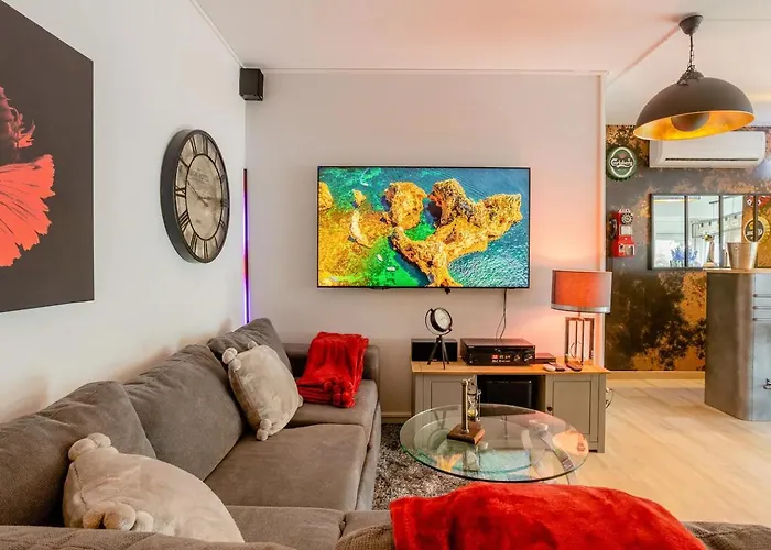 High Standing! 200m2 Private Garden Jacuzzi Sun Bed & Interior Apartment Antibes